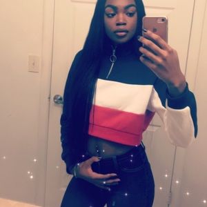 Cropped long sleeve top